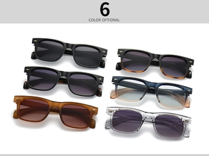 Dettaglio degli occhiali da sole quadrati vintage in sei colori con rivetti a freccia