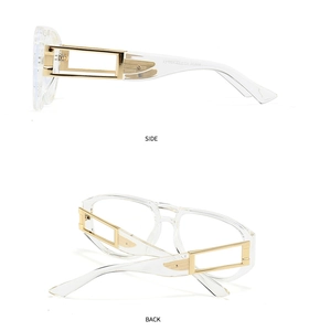 Detailansicht der transparenten Brille mit einzigartigem goldenem Hohl-Design am Bügel