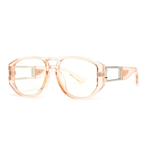 Moderne quadratische Sonnenbrille mit hellorangefarbenem Rahmen und silbernen Metallbügeln