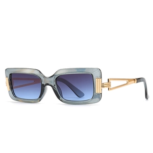 Retro oversized marble texture sunglasses with gradient lenses and gold metal temples
