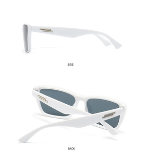 Vues latérale et arrière de lunettes œil de chat blanches avec détails dorés