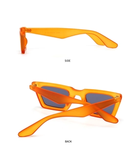 Vistas lateral y trasera de gafas de sol rectangulares con montura naranja mate y lentes oscuros