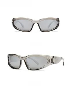 Vues frontale et latérale de lunettes de soleil œil de chat gris mercure miroir
