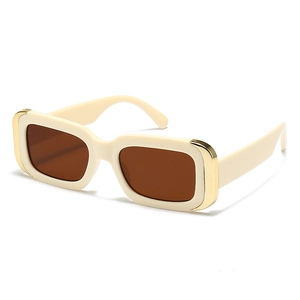 Lunettes de soleil œil-de-chat rectangulaires modernes avec monture crème et verres bruns