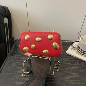 Pochette De Soirée Femme Cuir PU Décor Métal Galet Doré Chaîne Sac Bandoulière Élégant Niche Sac À Main Fête Métallique