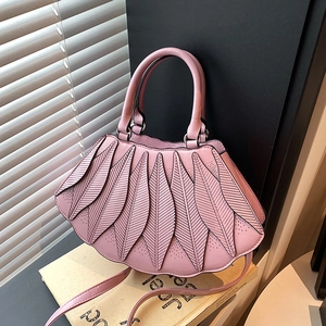 Fächerförmige Damenhandtasche Aus PU Leder Mit Blattfalten Crossbody Bag Abendparty Design Laser Cut Out