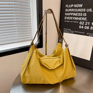Large Capacity Crinkled Nylon Tote Bag For Women Minimalist Hobo Shoulder Bag With Adjustable Strap Casual Travel