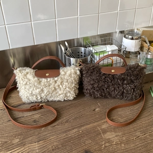 Plüsch Lammwolle Beuteltasche Kunstpelz Umhängetasche Mit Lederklappe Retro Herbst Winter Mode Accessoires Für Damen