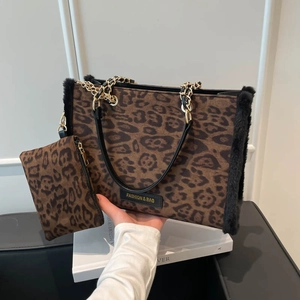 Damen Tragetasche Mit Leopardendruck Und Kunstpelzbesatz Sowie Kettenriemen Große Schultertasche Und Kleine Reißverschlusstasche