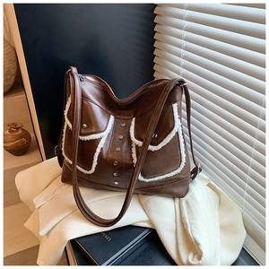 Vintage PU Leather Shoulder Bag With Faux Fur Trim Rivet Large Capacity Backpack For Women Autumn Winter Fashion Bag