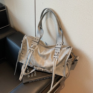 Grand Sac À Main Vintage En Cuir PU Rétro Femmes Sac Fourre-Tout Sac À Épaule Rivet Gland À Lacets Déplacement Quotidien Voyage