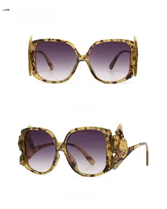 Front and side view of tea gray gradient lenses with tortoiseshell frame sunglasses
