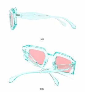Detailansicht der trendigen geometrischen Sonnenbrille mit blauem Rahmen und rosa Gläsern