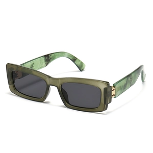 Lunettes de soleil rectangulaires rétro vert olive avec branches effet marbre