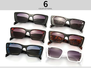 Détail de 6 lunettes de soleil rectangulaires élégantes en plusieurs coloris