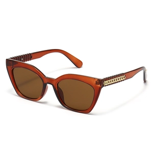 Lunettes de soleil cat eye vintage plates marron ambre avec branches en chaîne dorée