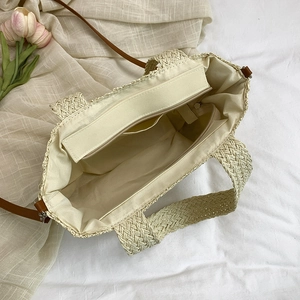 Geräumige beige Stroh-Tragetasche mit Stofffutter und Reißverschluss-Innentasche