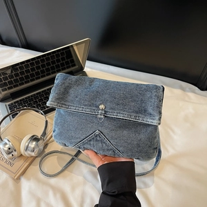 Sac Bandoulière En Jean Lavé Pour Femmes Grande Capacité Rabat Boucle Magnétique Style Rue Japonais