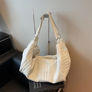 Women Pleated Large Capacity Shoulder Bag Nylon Crinkle Hobo Tote Bag For Casual Travel Street Style Minimalist Handbag