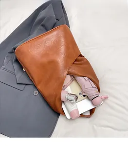 Bolso tote de PU marrón con gran capacidad para paraguas, teléfono móvil y cosméticos