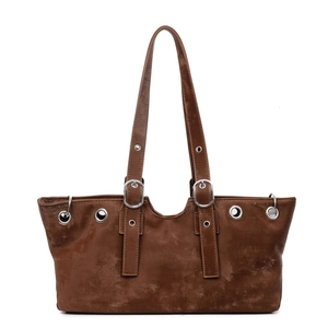 Sac cabas vintage en cuir marron avec œillets argentés et longues anses réglables