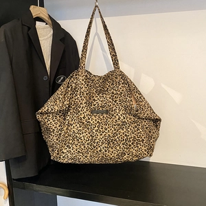 Leopard Print Tote Bag Large Capacity Fabric Shoulder Bag With Zipper Closure Casual Commuter Handbag For Women