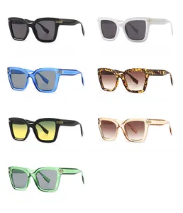 Ovale Cat-Eye-Sonnenbrillen in verschiedenen Farben mit goldenen Metallakzenten