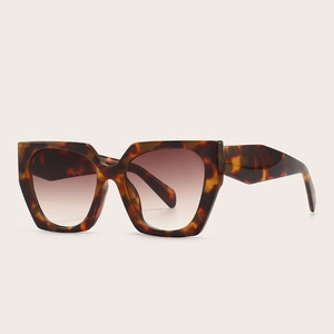 Lunettes de soleil oversize écaille de tortue tendance avec verres dégradés marron élégants
