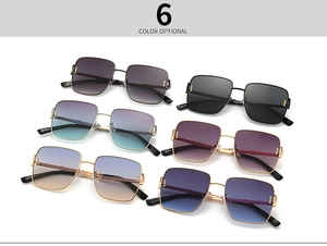 Détails de lunettes de soleil carrées vintage avec perles dorées et six verres dégradés