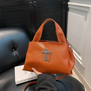 Women Tote Bag PU Leather Lychee Texture Metal Cross Decor Chain Detail Commuter Single Shoulder Crossbody Gothic Style