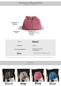Vue détaillée du sac seau en tricot avec chaîne en métal et ornement papillon