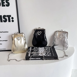 Chic vintage chain mini square bag set in gold, black and silver with heart pearl details