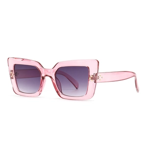Moderne Retro Cat-Eye-Sonnenbrille in Rosa mit lila Verlaufsgläsern und Metallnieten-Details