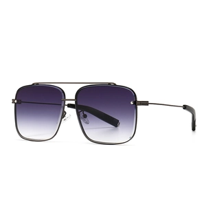 Lunettes de soleil carrées rétro avec verres dégradés violets et monture à double pont