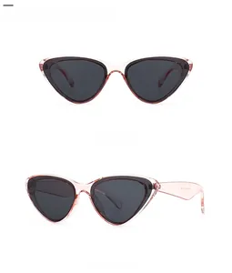 Lunettes de soleil œil-de-chat roses avec verres foncés, vues de face et de profil