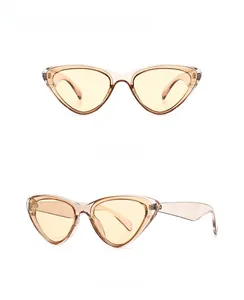 Vues de face et de profil à 45 degrés de lunettes de soleil œil de chat beige clair