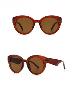 Détails des lunettes œil-de-chat marron avec monture à texture horizontale unique