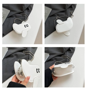 Vues détaillées d'un mini sac bandoulière créatif en forme d'avion blanc avec chaîne à billes