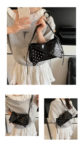 Détail d'un sac à bandoulière en cuir verni noir avec clous argentés et rabat géométrique