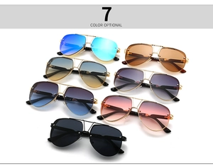 Collection of oversized pilot sunglasses with chain texture frames in seven various colors