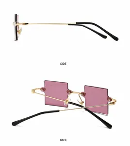 Seiten- und Rückansicht der randlosen geometrischen Sonnenbrille mit rosa Gläsern und Goldbügeln