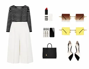 Flatlay moderner Dreieck-Sonnenbrillen mit schwarz-weißem Streifenoberteil und weißer Hose