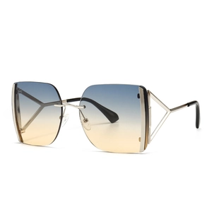 Lunettes de Soleil Carrées Surdimensionnées pour Femmes Monture en Métal Creux Géométrique Rétro Moderne Verres Dégradés UV400