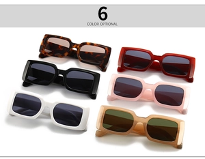Collection de six lunettes de soleil rectangulaires modernes aux couleurs vintage