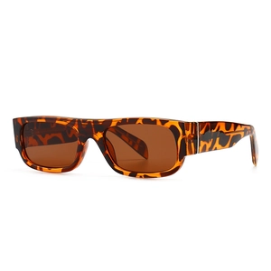 Retro tortoiseshell rectangle sunglasses with dark brown lenses for women fashion