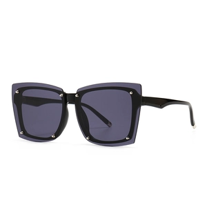 Fashion Oversized Square Sunglasses UV400 Protection PC Lens Plastic Frame Rivet Decor Punk Hip Hop For Women Men