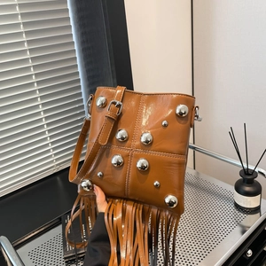 Vintage Rivet Fringe Crossbody Bag Women PU Leather Tassel Shoulder Bag Retro Motorcycle Square Messenger Bag