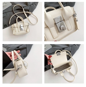 Vues détaillées du mini sac en cuir avec fermoir rotatif argenté et espace intérieur