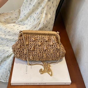 Handmade Straw Woven Cloud Clutch Bag With Gold Metal Chain Strap Summer Beach Vacation Crossbody For Women Fashion