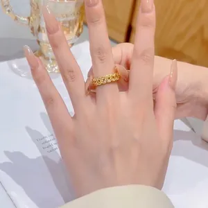 Elegant gold open chain ring featuring a vintage hollow geometric link design for women
